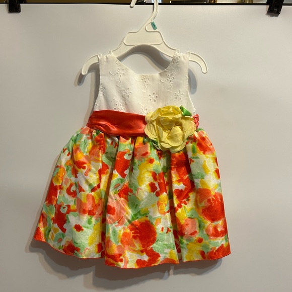 Beautiful Sunday or just a s Special day out dress - Picture 2 of 4